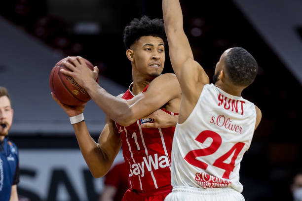 足球不仅需 足球不仅需